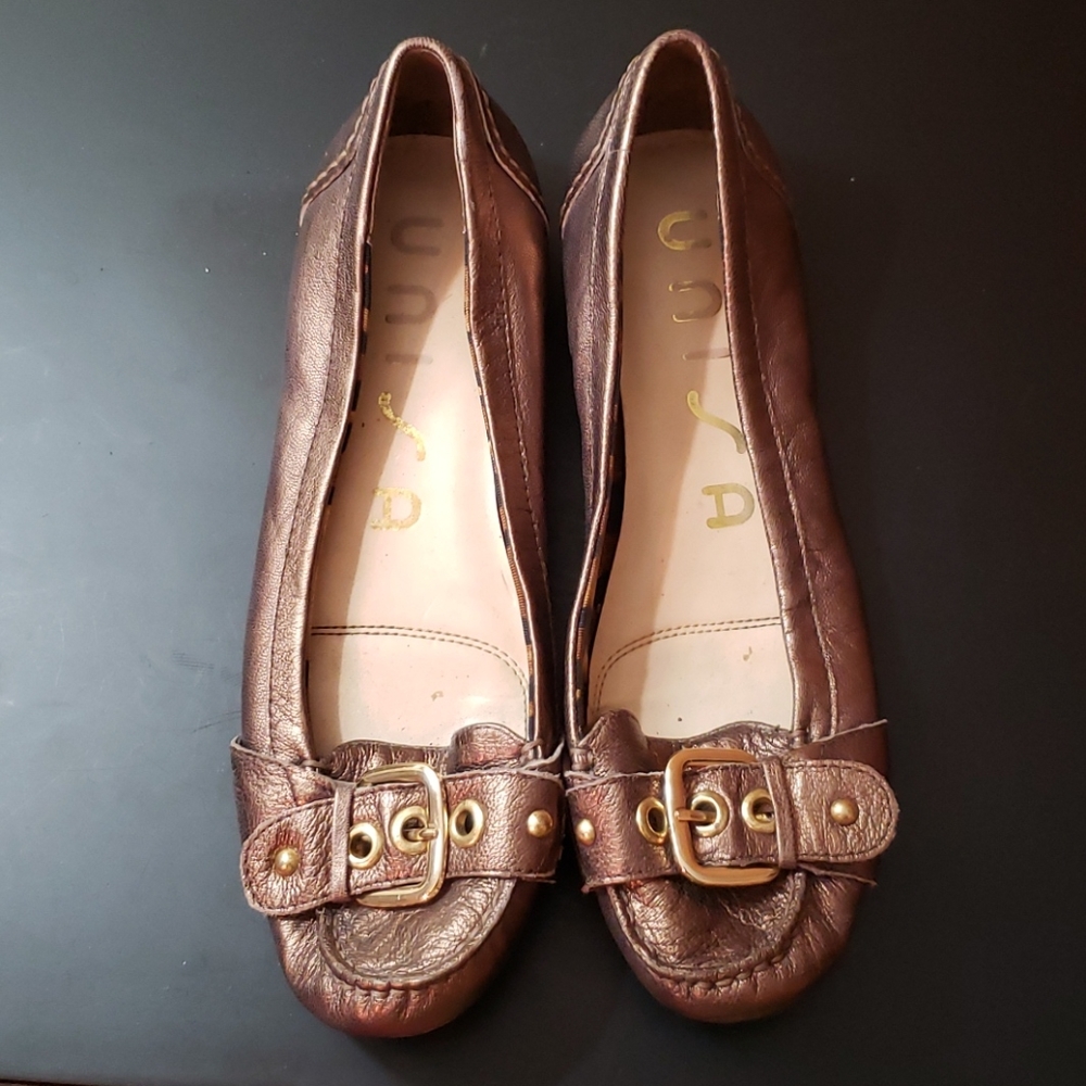 Unisa Bronze flats